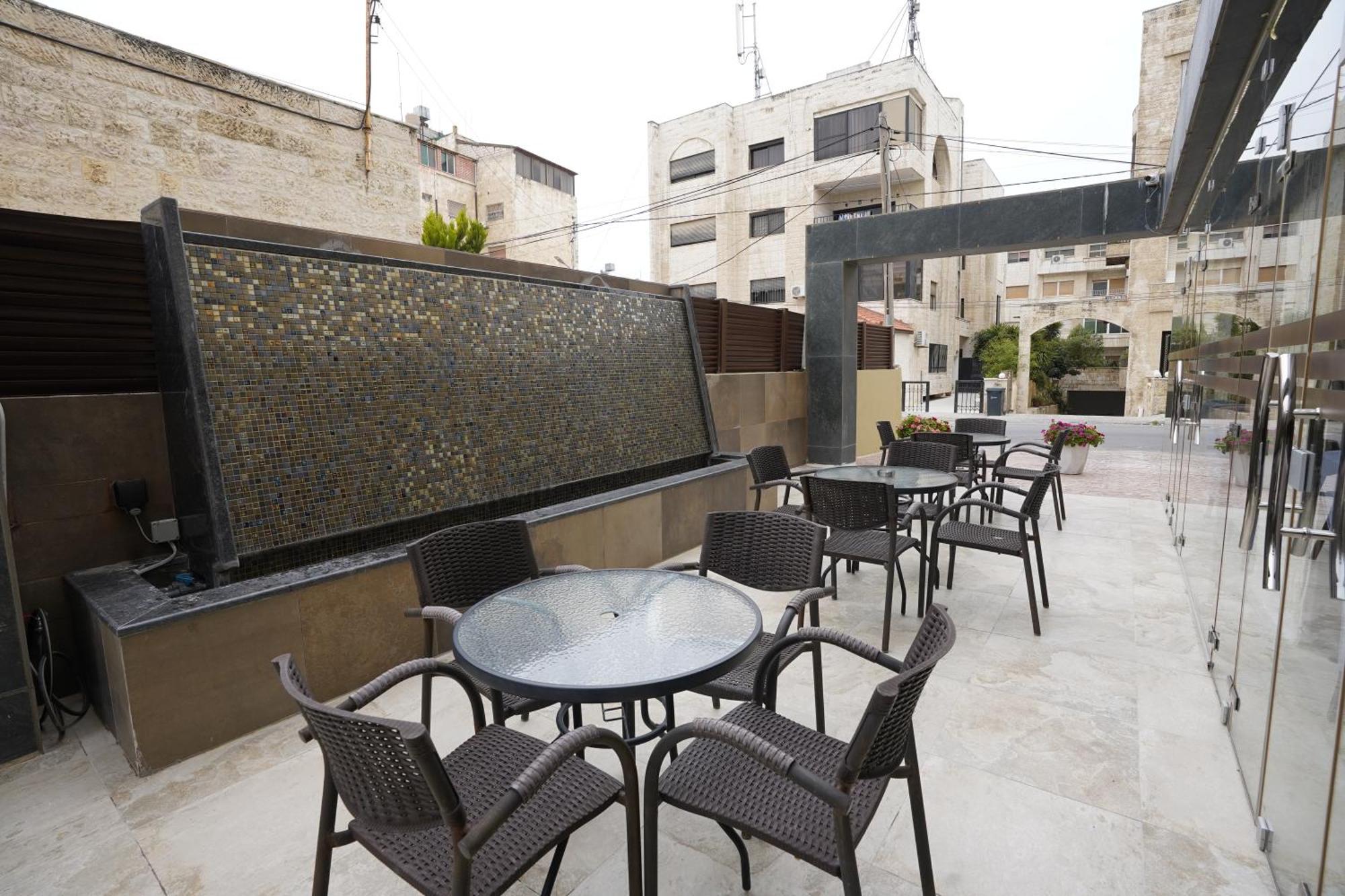 Naylover Hotel Suites Amman Ngoại thất bức ảnh