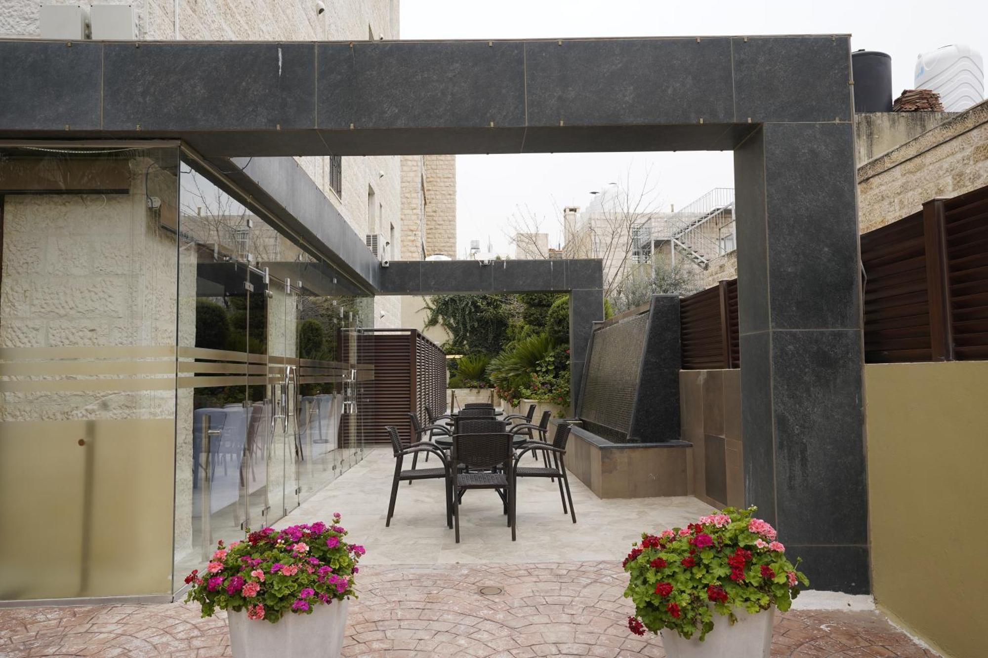 Naylover Hotel Suites Amman Ngoại thất bức ảnh
