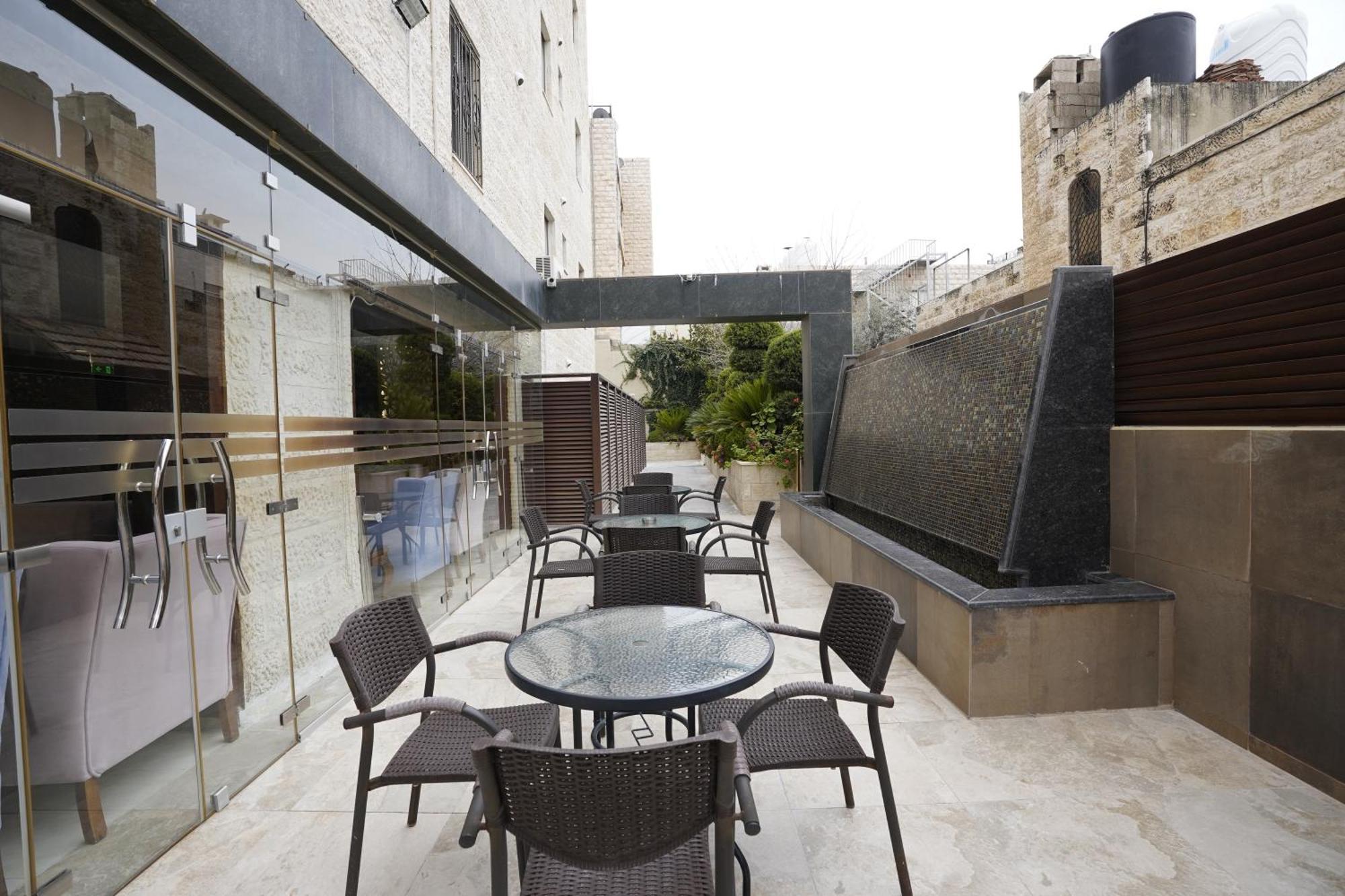 Naylover Hotel Suites Amman Ngoại thất bức ảnh