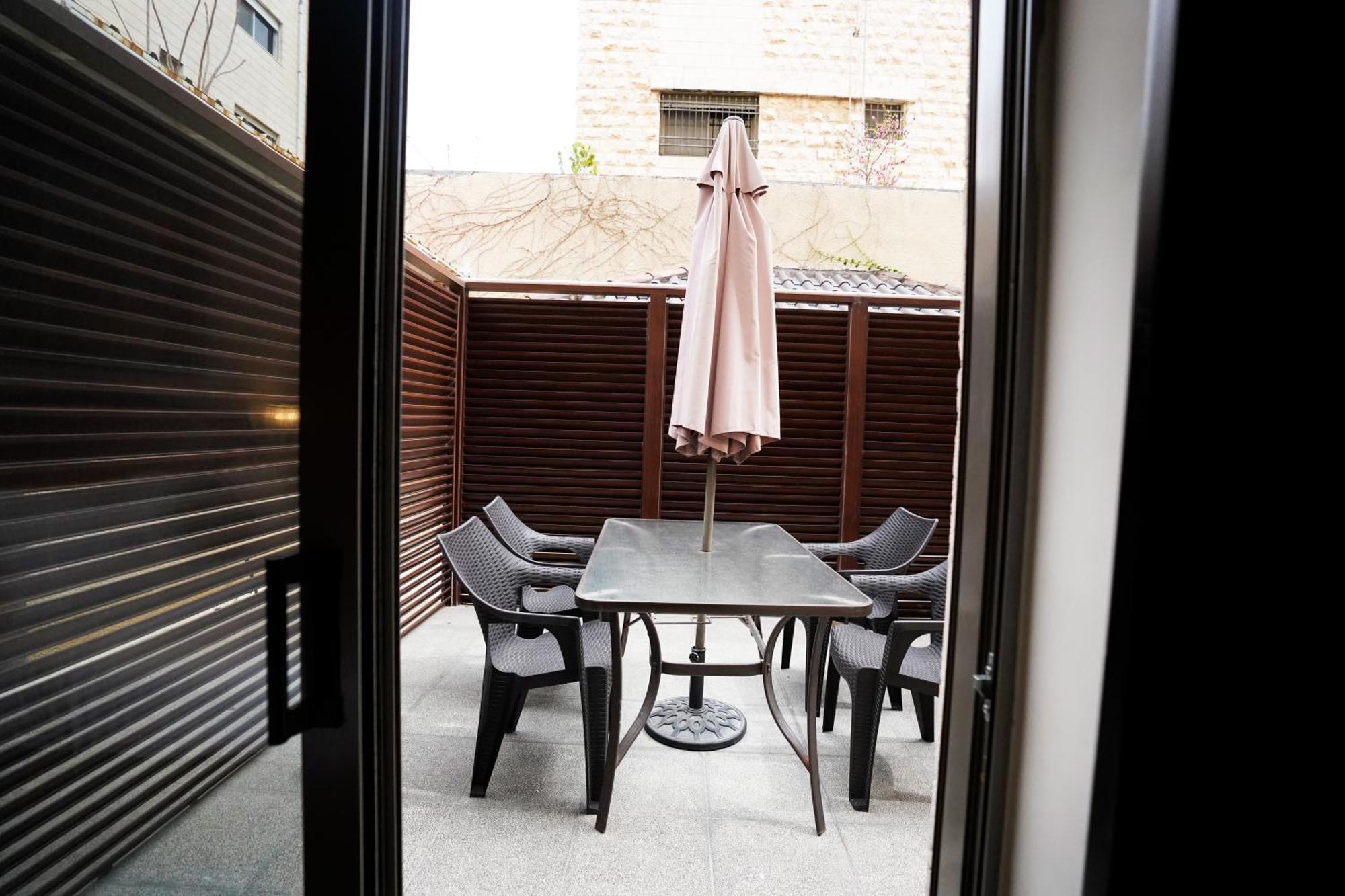 Naylover Hotel Suites Amman Ngoại thất bức ảnh